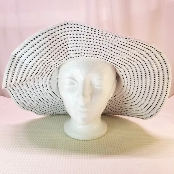 Cruise Club White Woven Straw Sun Hat 5” Wide Brim Packable One Size - Picture 1 of 5